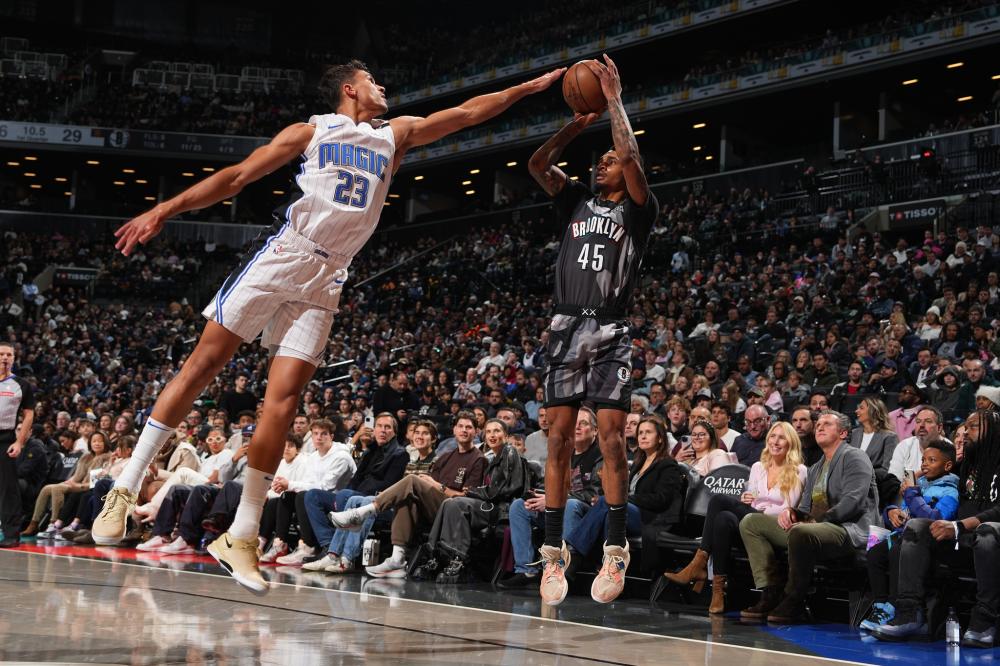 亮眼而孤立 亮眼而孤立